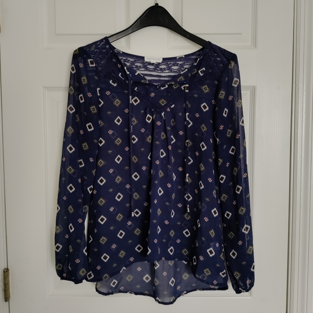 SOCIALITE Misses size L long sleeve sheer peasant top